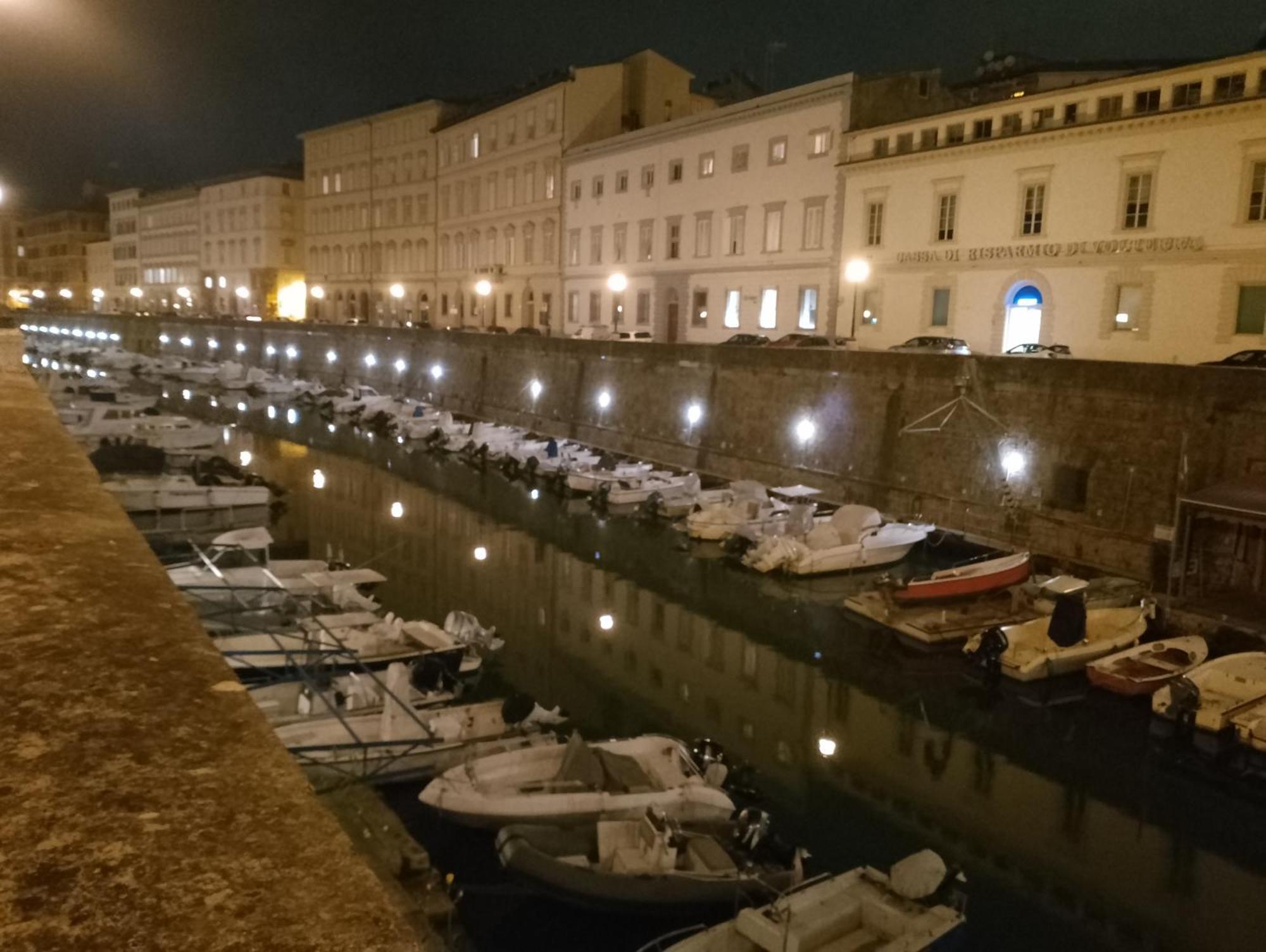 Casa Cavour Apartment ลีวอร์โน ภายนอก รูปภาพ